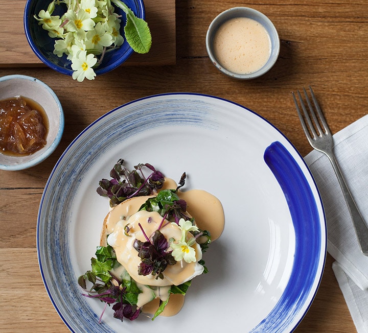 Poached eggs with elderflower hollandaise