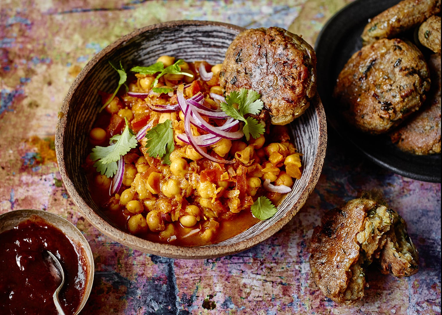Aloo tikki with chickpeas